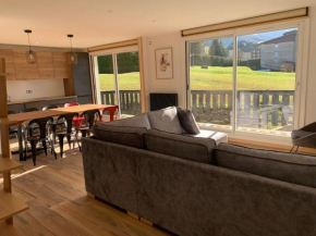 Appartement 8 pers, grand balcon, vue montagne